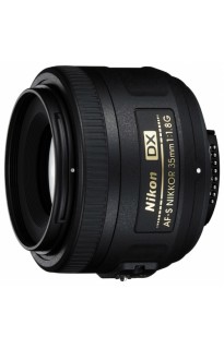 Nikon 35mm f/1.8G AF-S DX Nikkor (Kit)